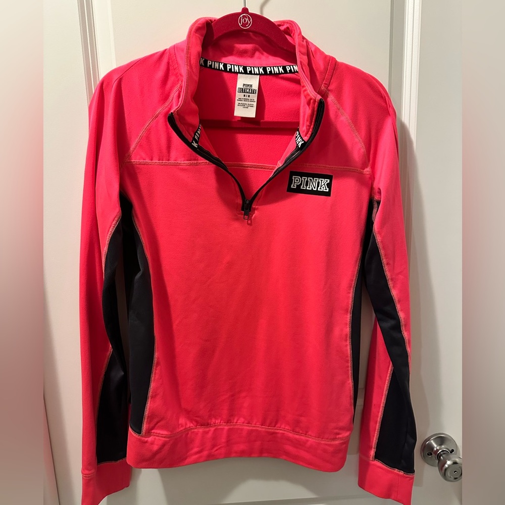 Bright pink ‘Pink (VS)’ long sleeve pull over